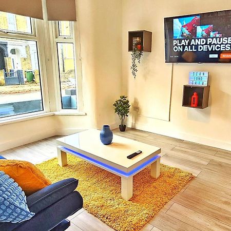 Stratford City - Luxe House With Garden Villa London Kültér fotó